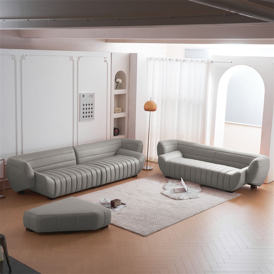 Черное длинное кожаное секционное 2-местное сиденье